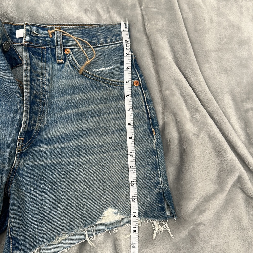 EUC Re/Done Distressed High Rise Jean Shorts Size 26 - Picture 7 of 7